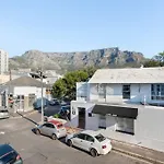 Cozy Townhouse With Table Mountain Views