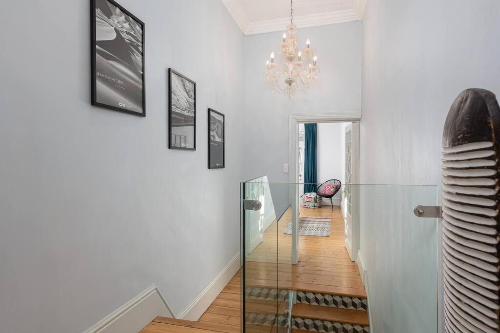 Cozy Townhouse With Table Mountain Views Apartment