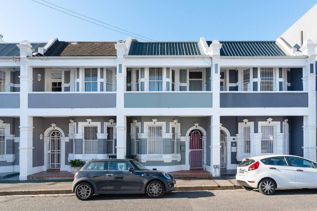 Cozy Townhouse With Table Mountain Views *